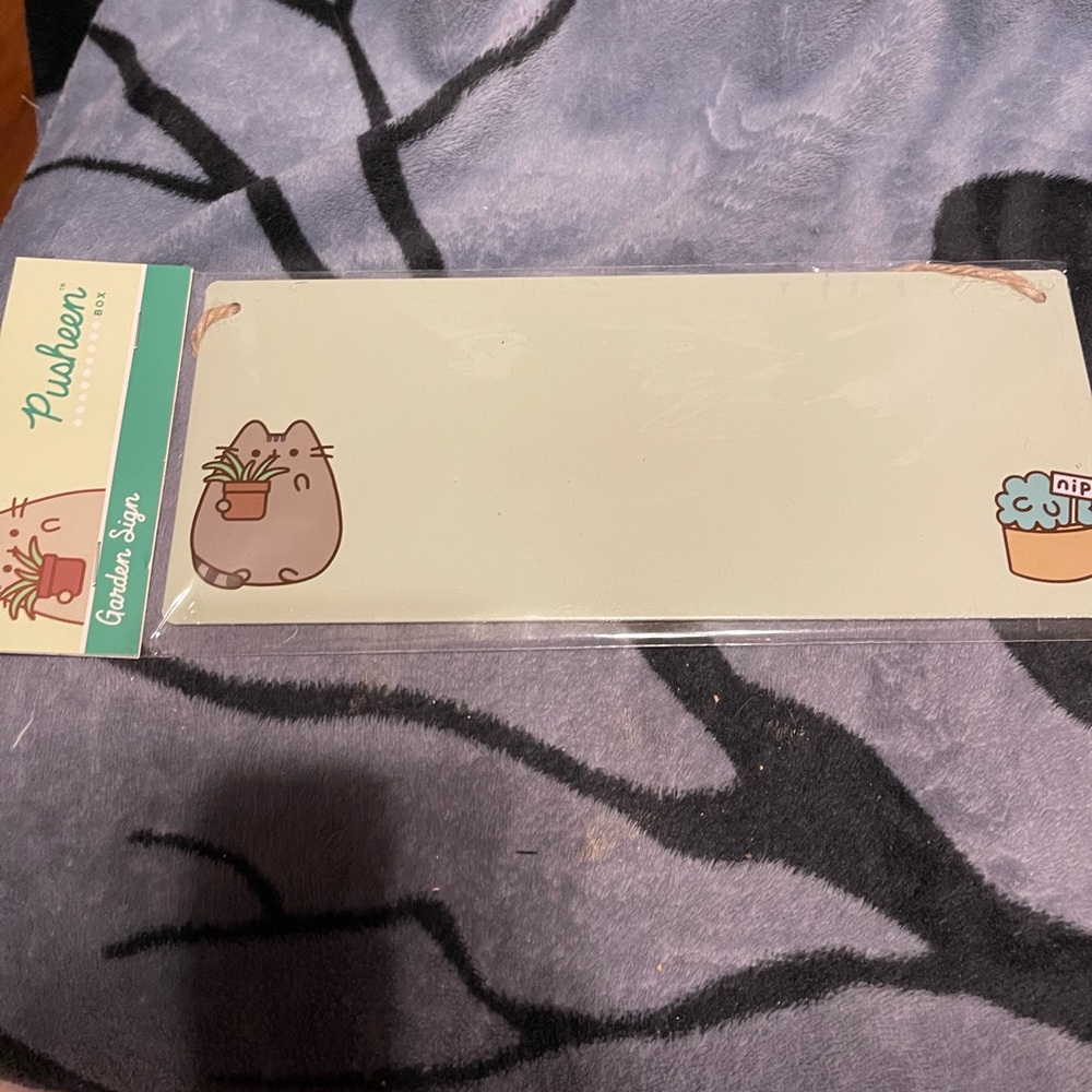 Pusheen spring 2022 box exclusive metal sign for garden